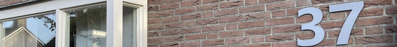 Roostevabast terasest majanumbrid Roostevabast terasest majanumbrid