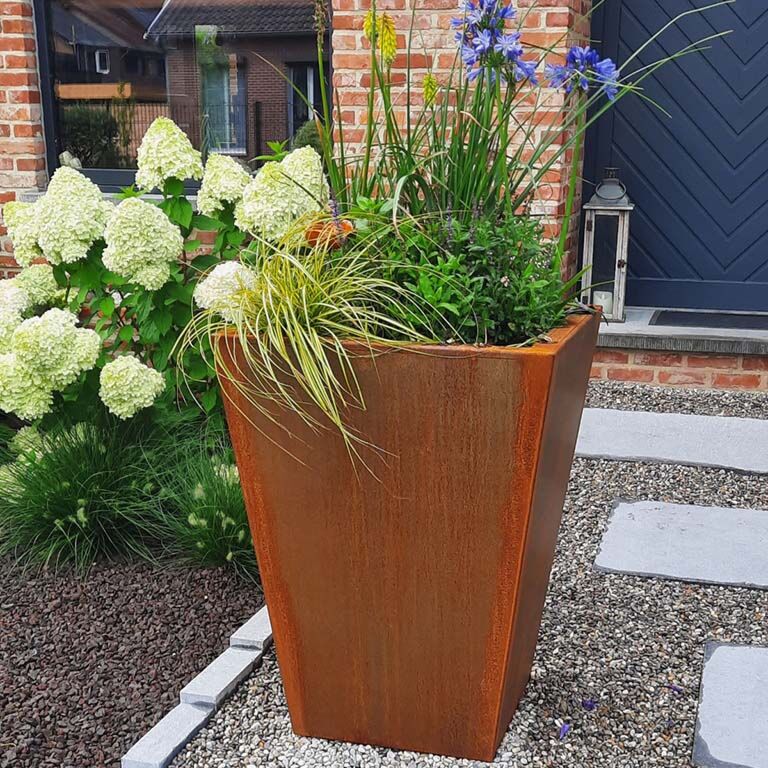 Keevitatud Corten-terasest lillekast Koonus 80 x 80 x 100 cm