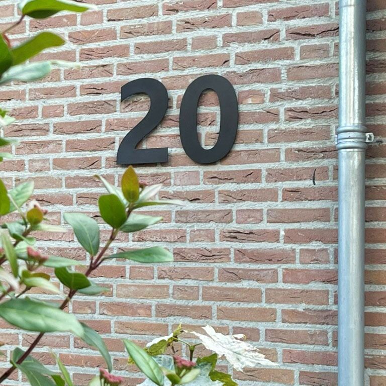 Roostevabast terasest majanumber Must 1 - 30 cm