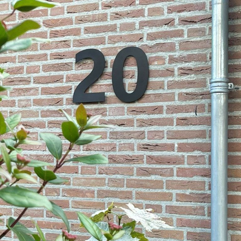 Roostevabast terasest majanumber Must 3 - 30 cm